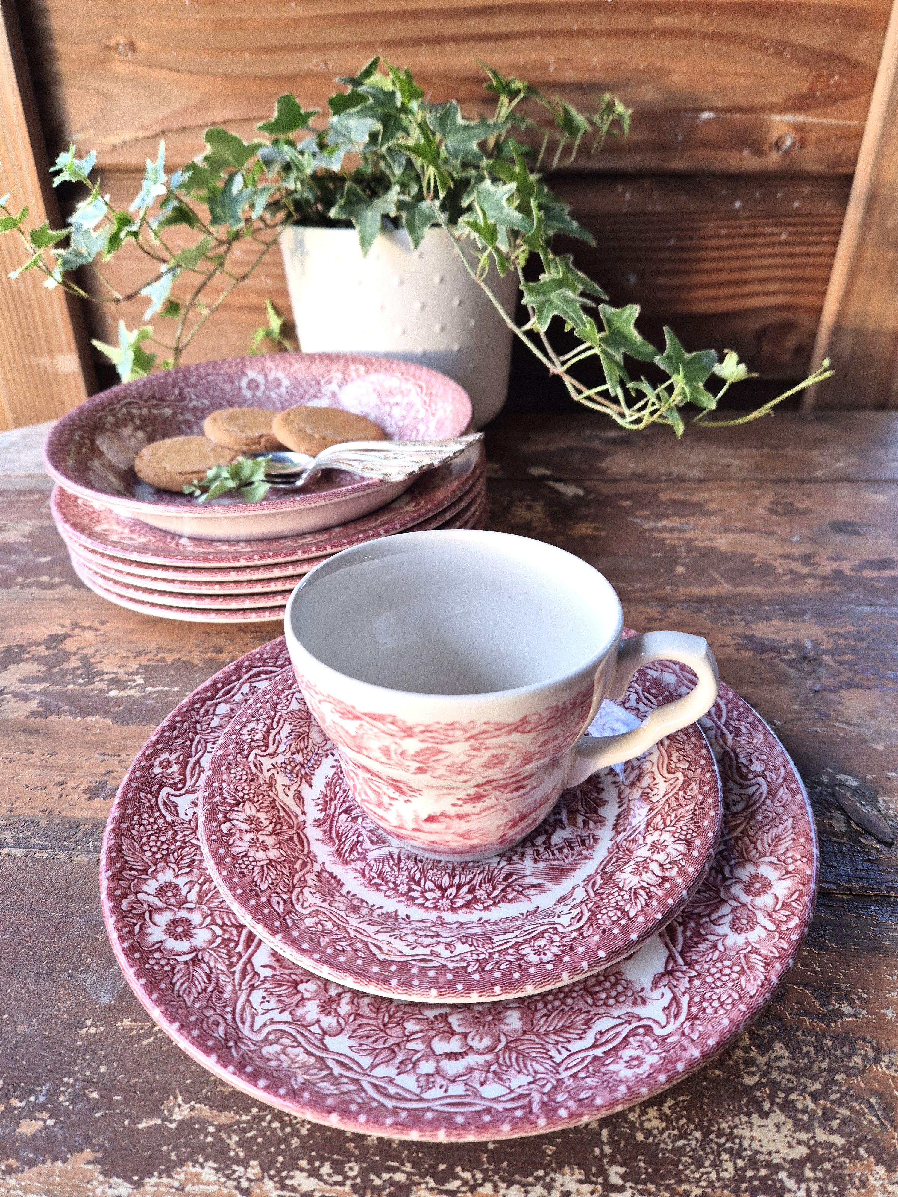 6 assiettes à dessert en faïence anglaise