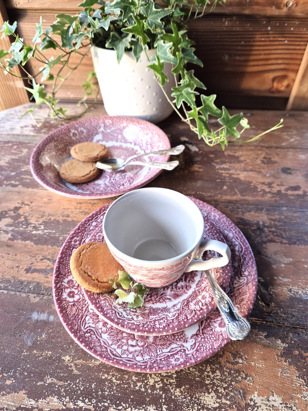 6 assiettes à dessert en faïence anglaise