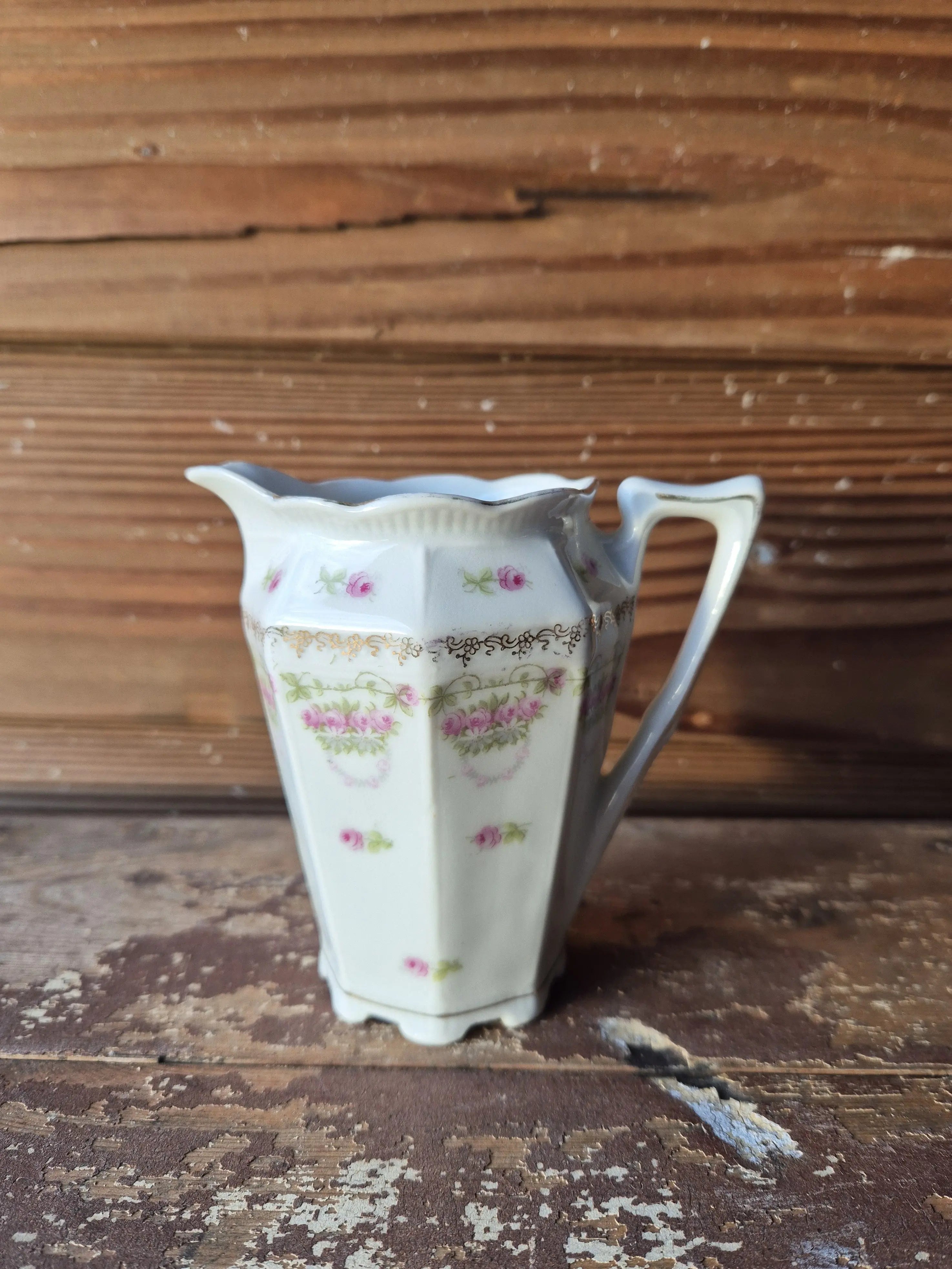 Pot à lait vintage avec décor de petites roses Little Harmonie