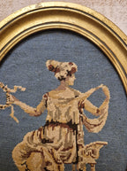 Médaillon ovale en canevas