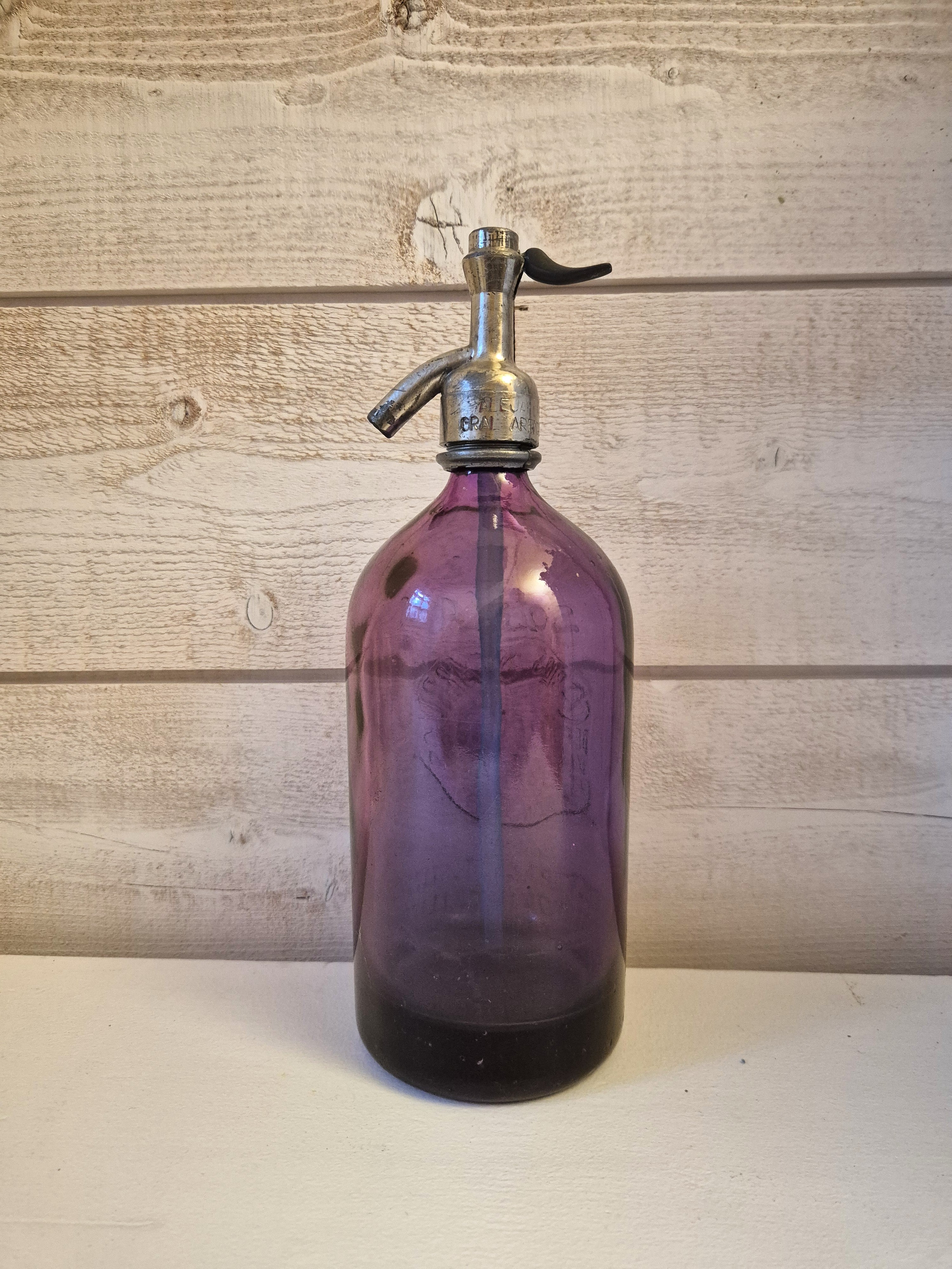 Siphon vintage en verre rose