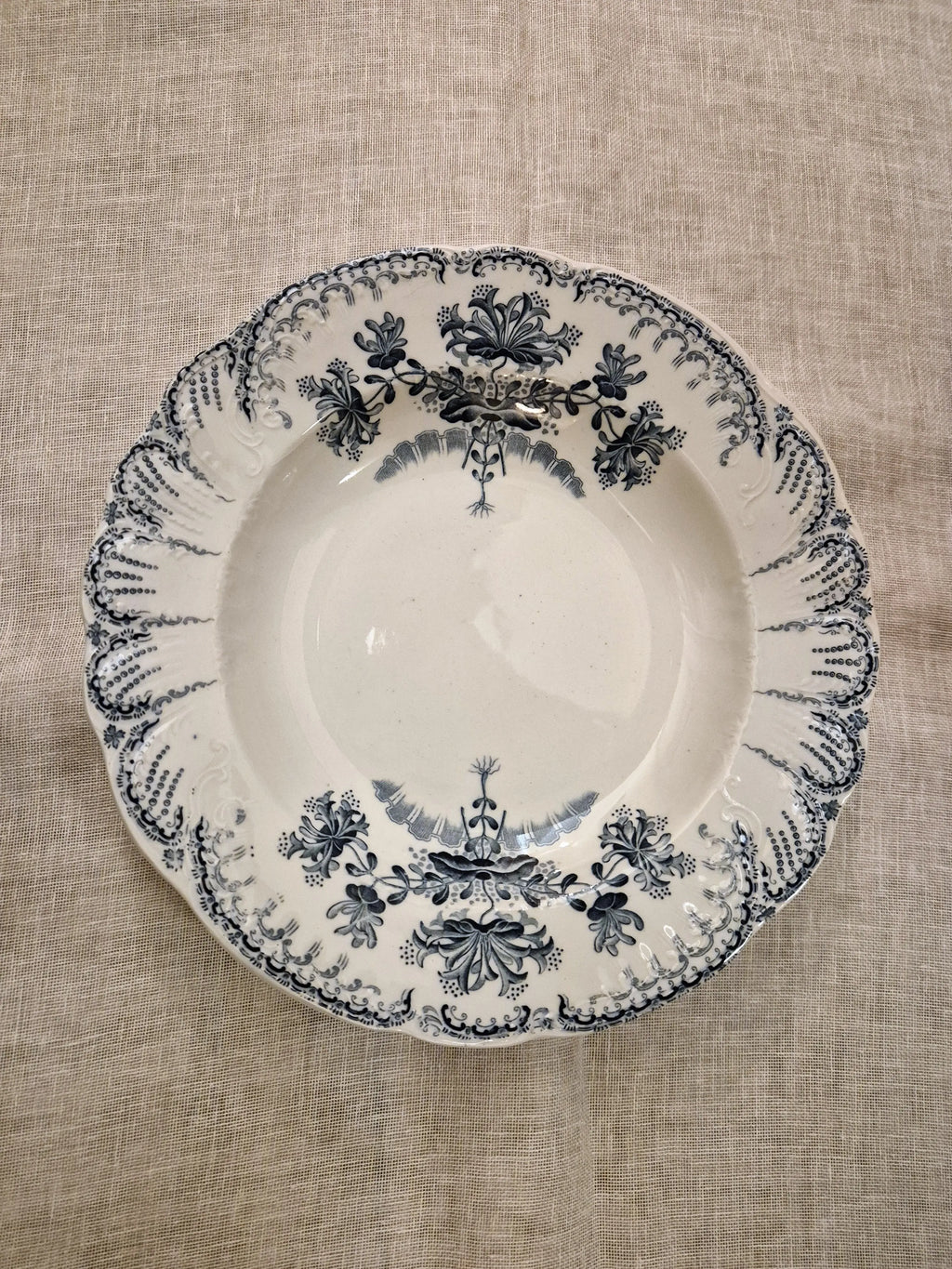 Assiette ancienne creuse St Amand & Hamage Little Harmonie