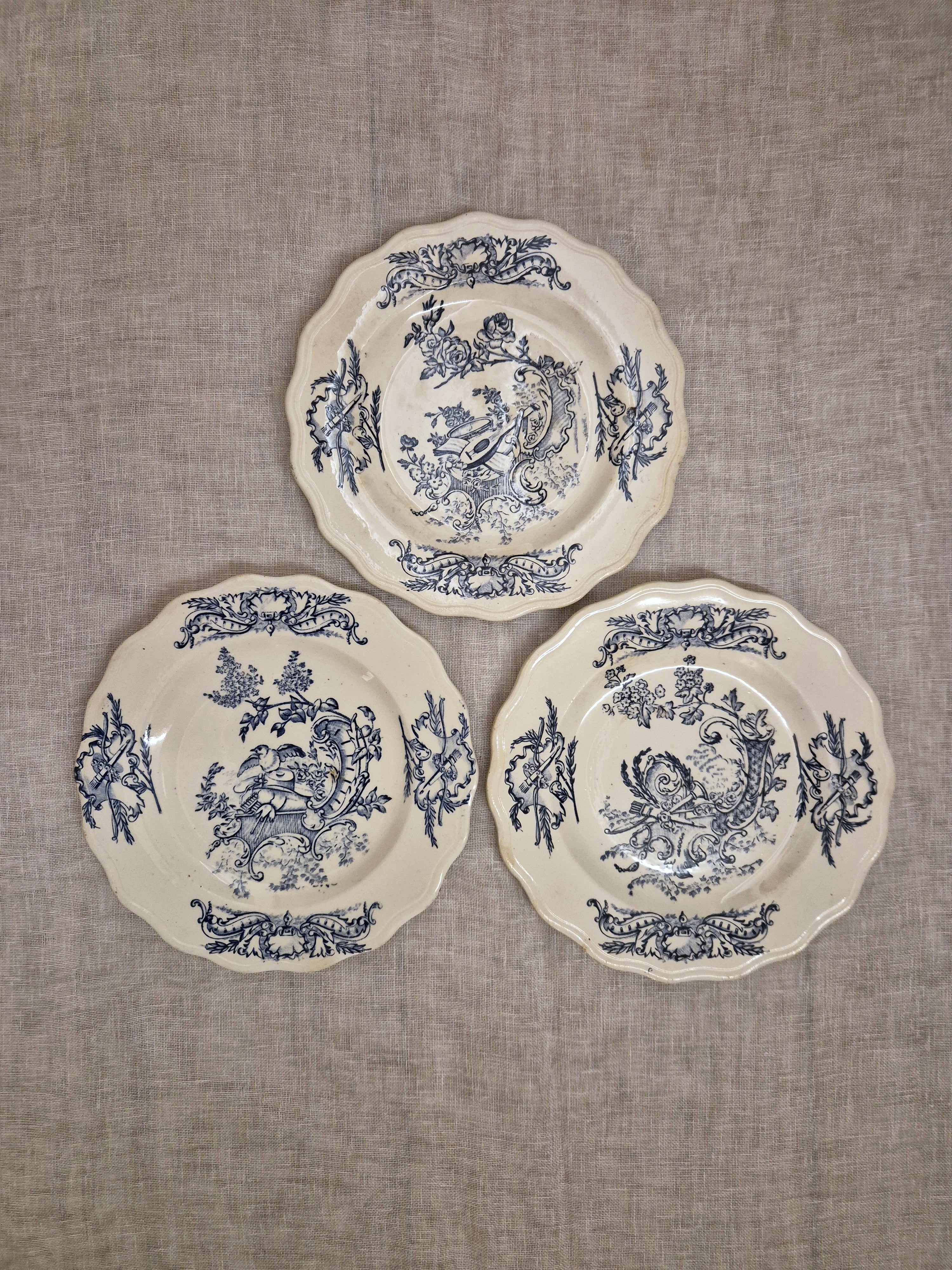 Ensemble de 4 assiettes patinées en Terre de fer