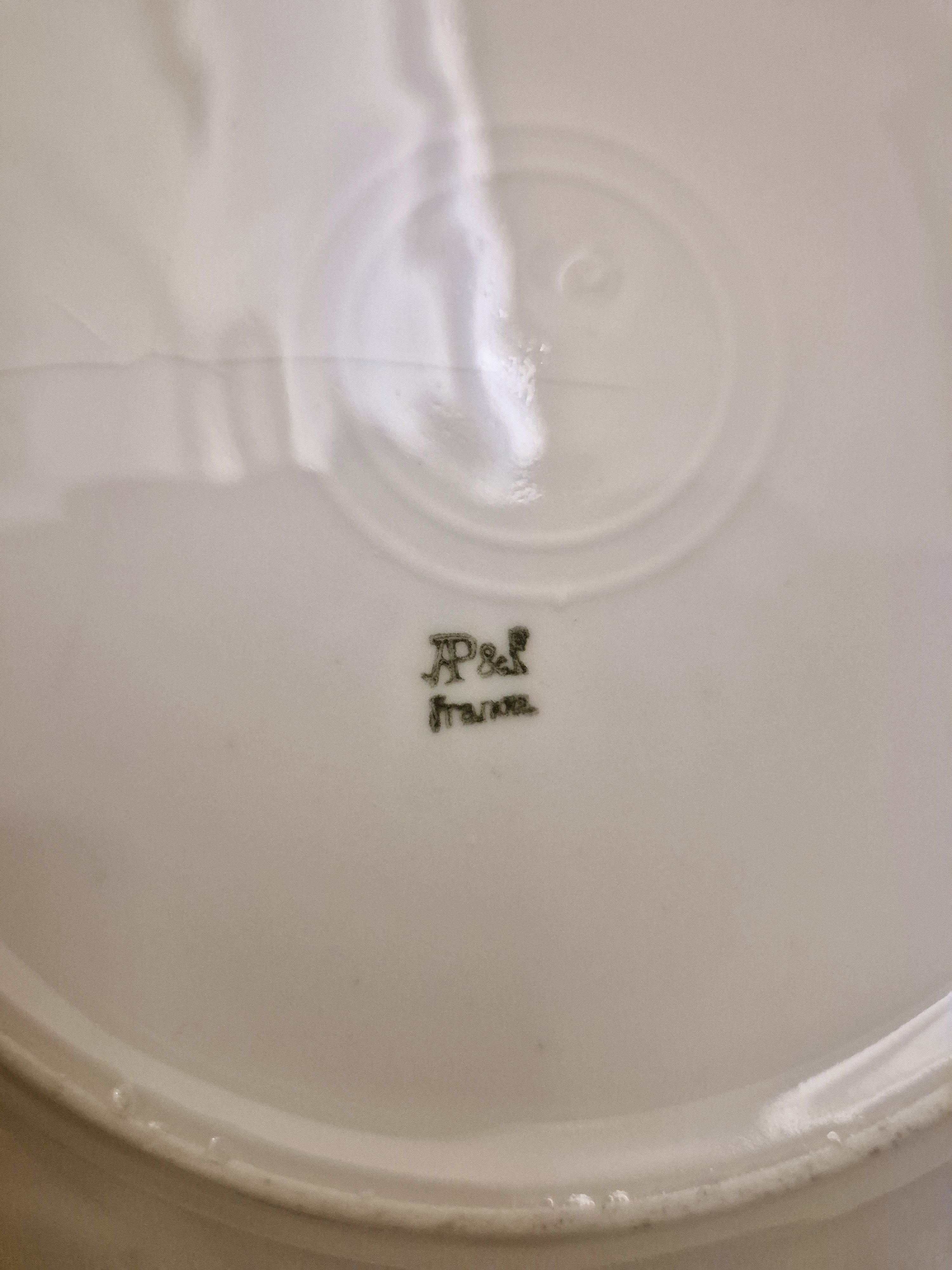 Duo d'assiettes à dessert anciennes motif gui