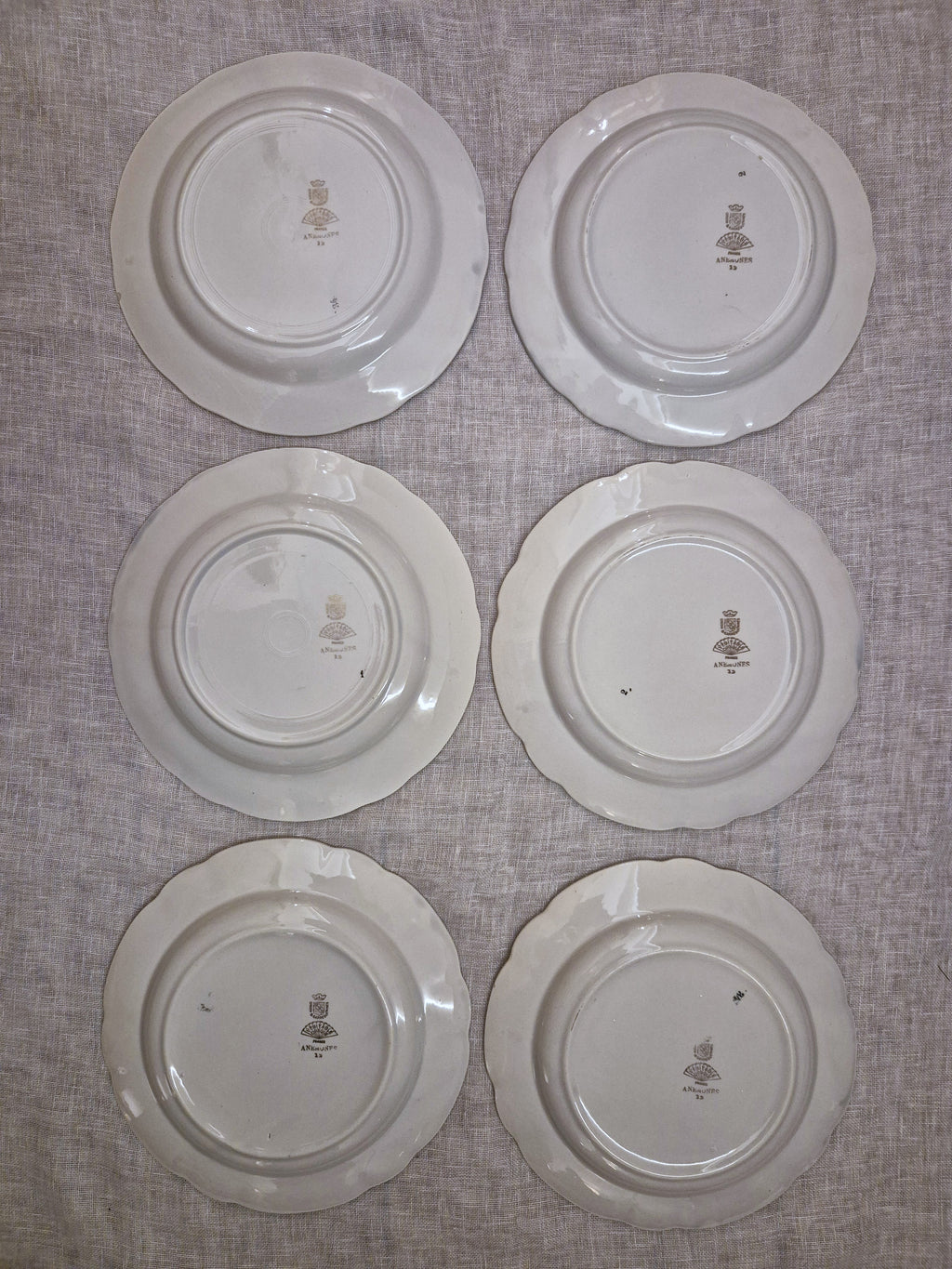 Ensemble d'assiettes vintage Digoin en porcelaine opaque