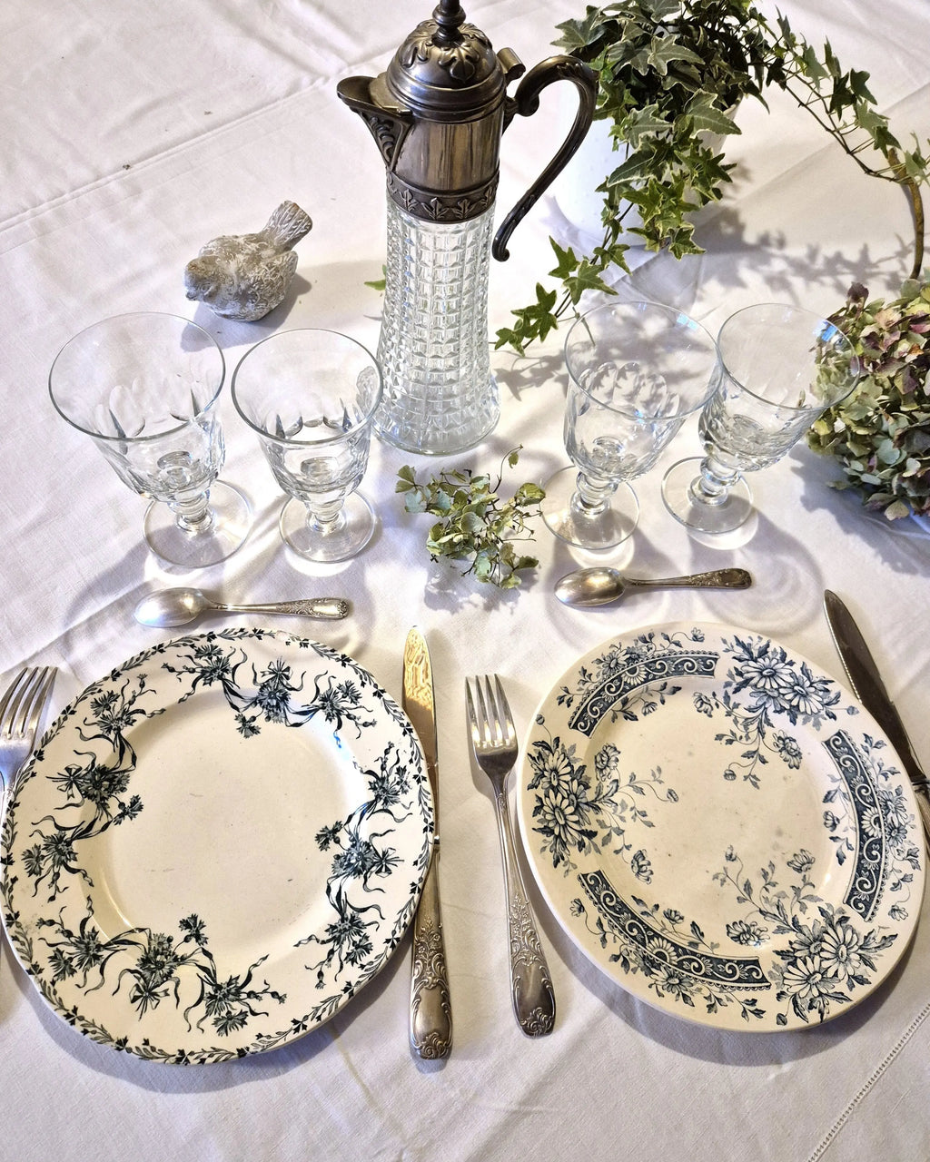 Duo dépareillé d'assiettes bleues anciennes Salins Little Harmonie