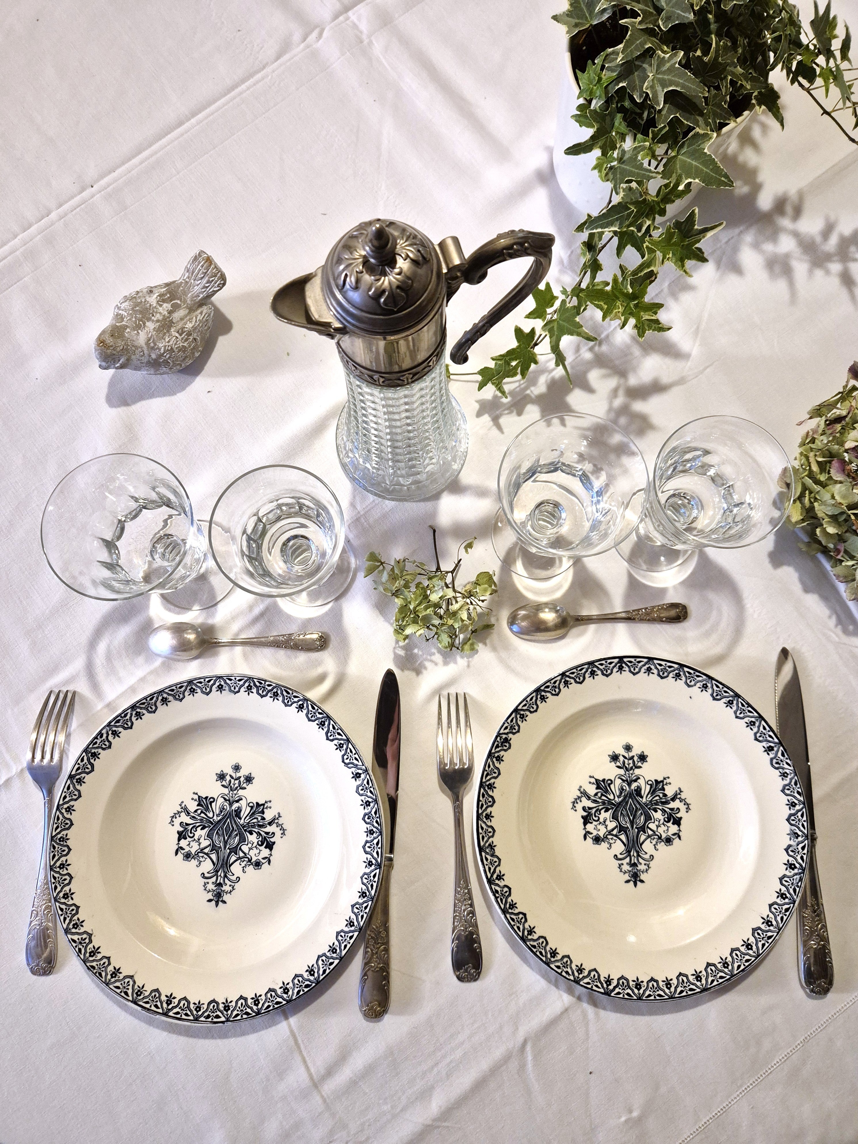 Ensemble de 6 assiettes plates anciennes Salins