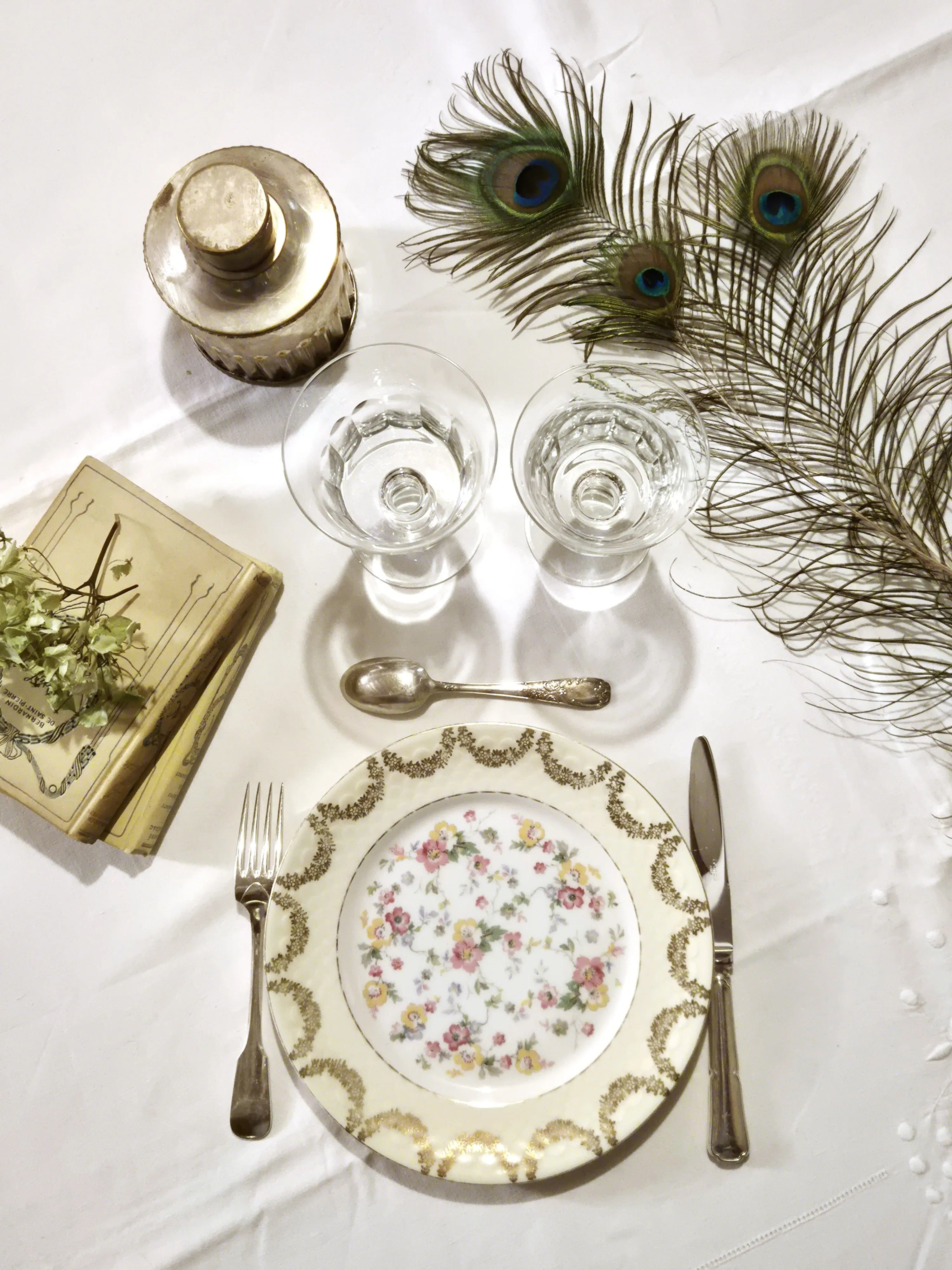 Assiette vintage en porcelaine de Limoges Little Harmonie