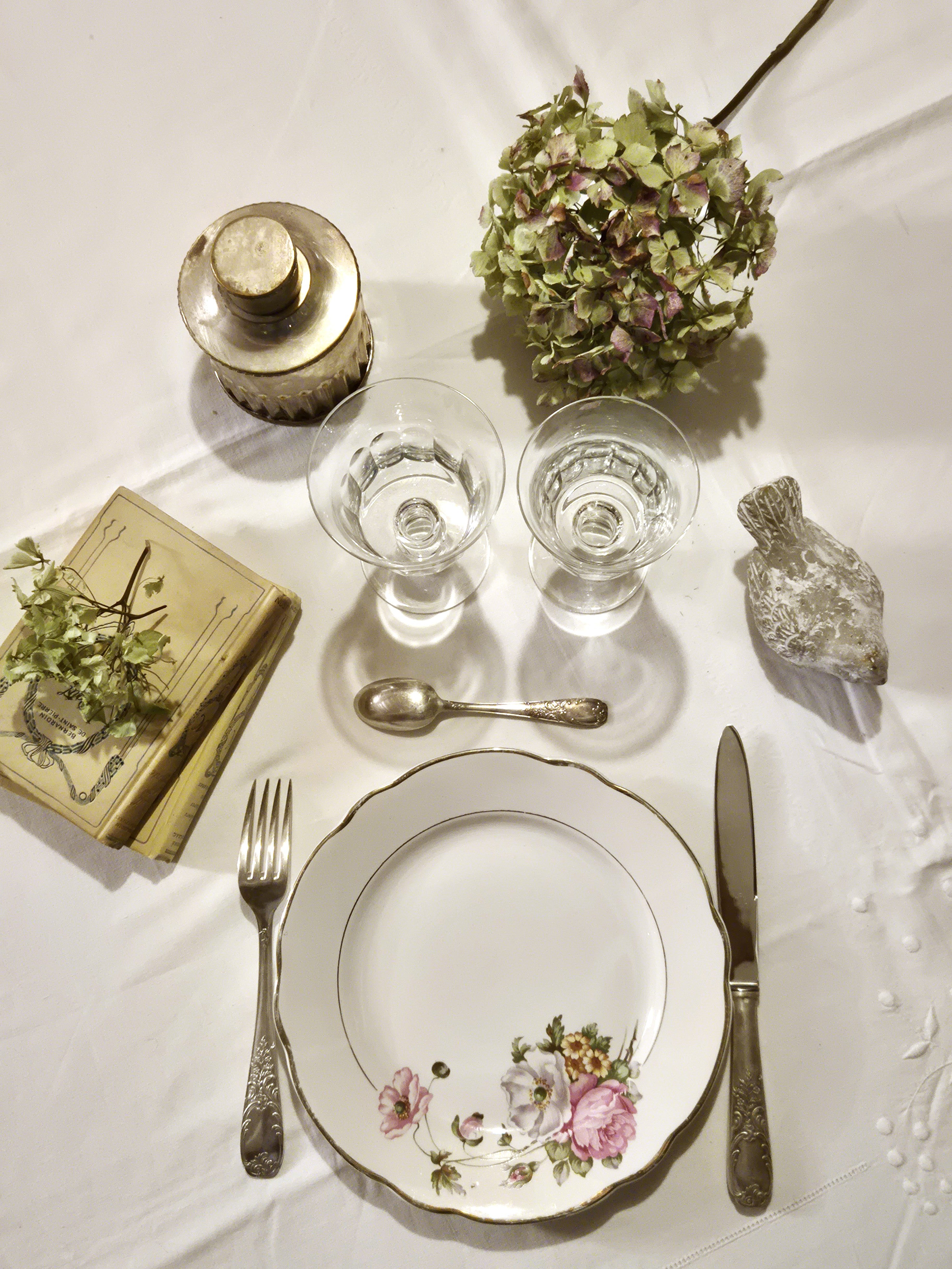 Ensemble d'assiettes vintage Digoin en porcelaine opaque