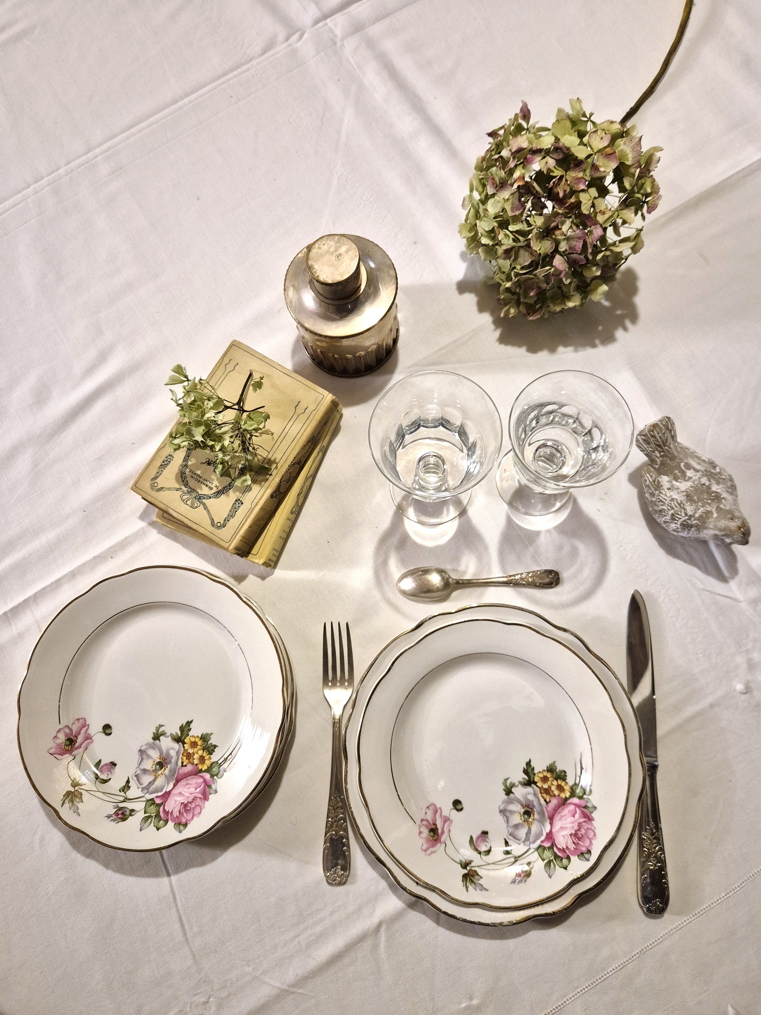 Ensemble d'assiettes vintage Digoin en porcelaine opaque