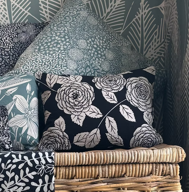 Coussin "Rosier ébène"