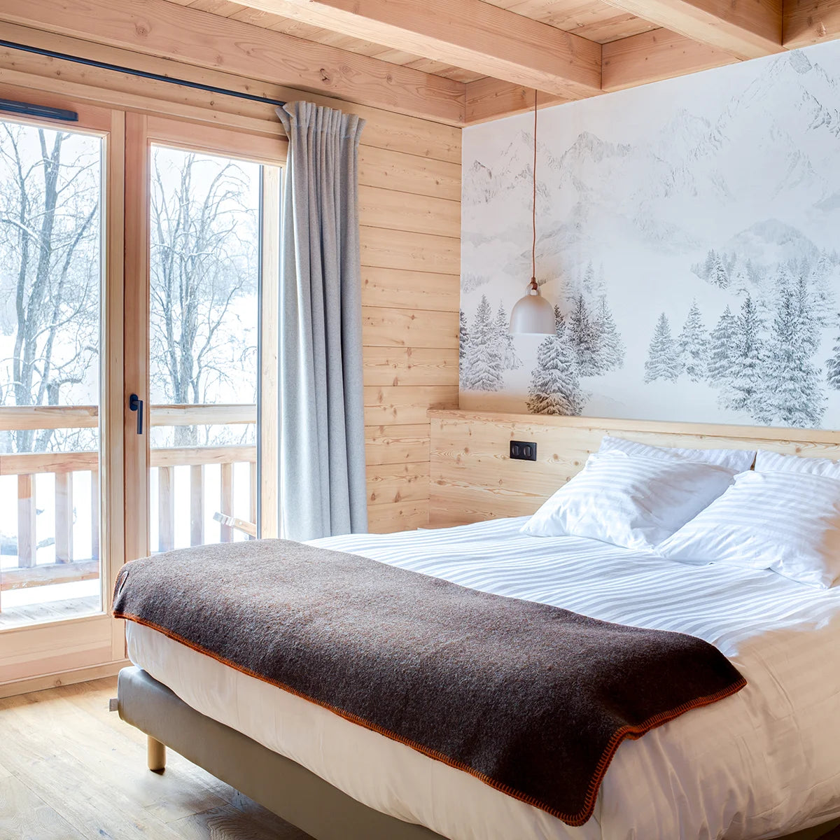 Plaid Chocolat en laine vierge, finition Tangerine