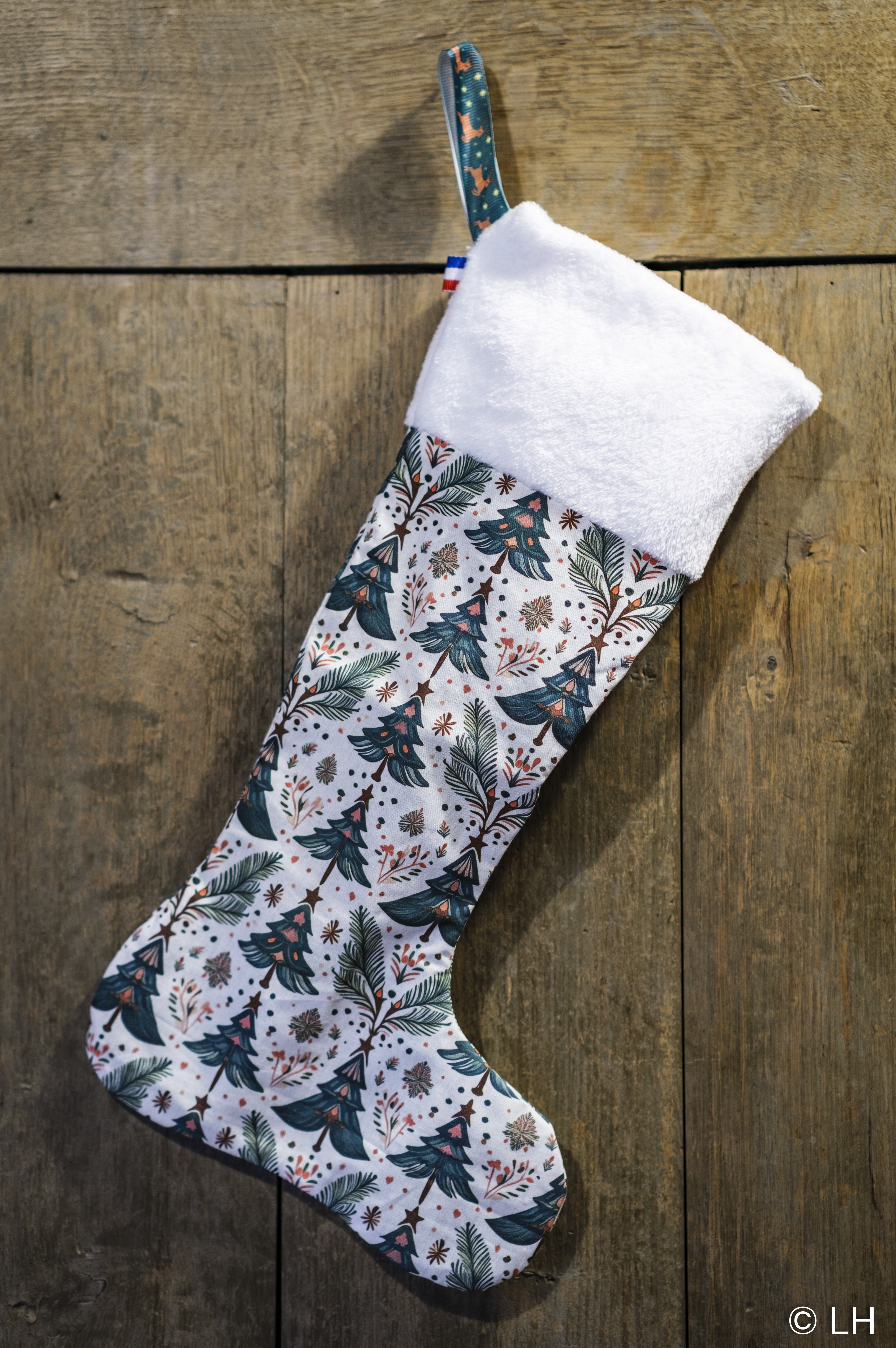 Botte de Noël blanche aux motifs sapins de Noël