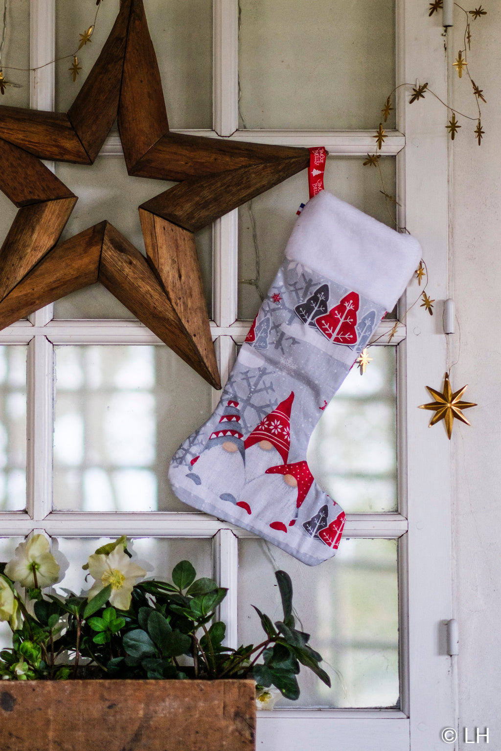 Botte de Noël grise aux motifs de grands lutins