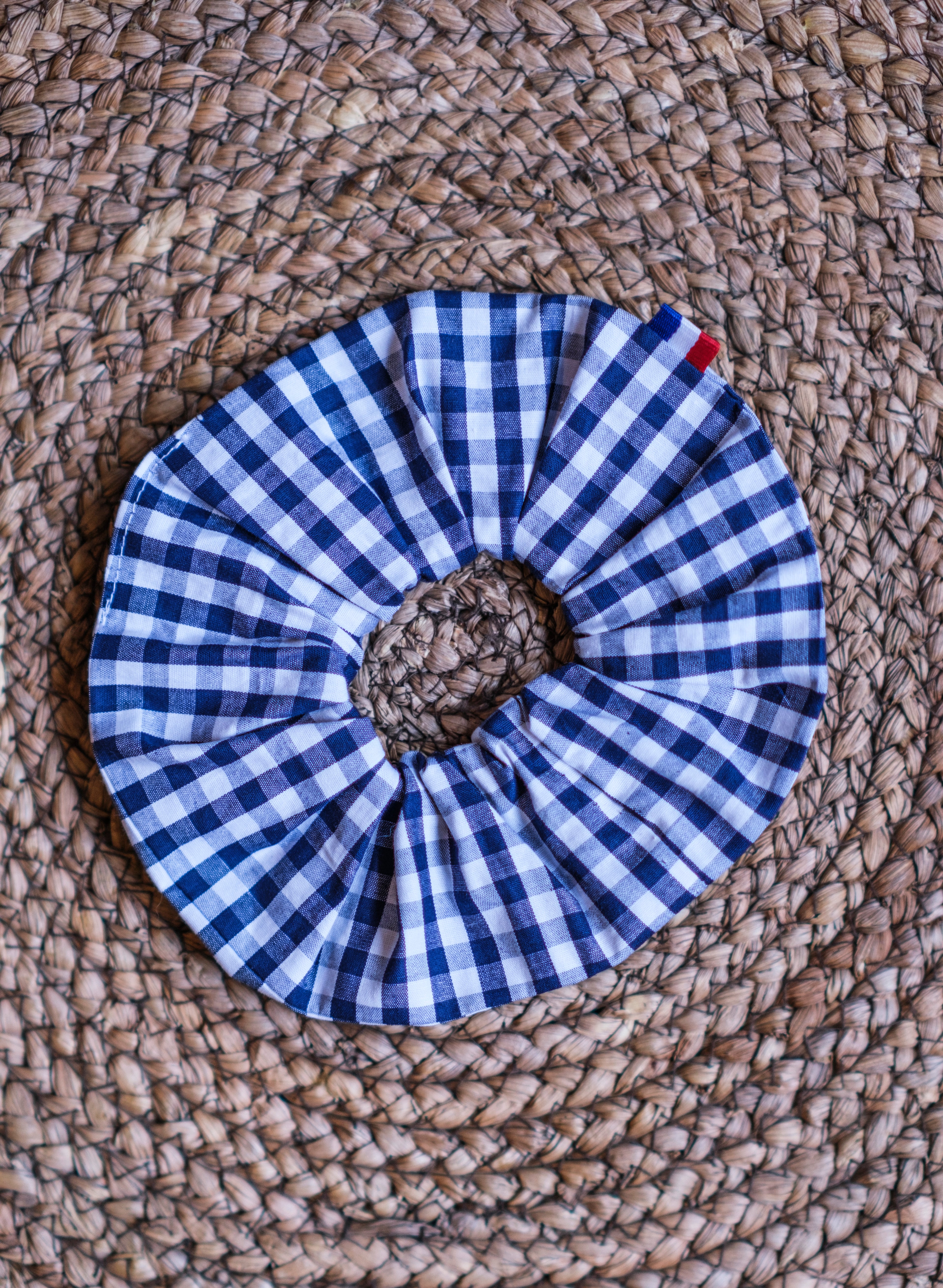 Chouchou au motif vichy bleu marine