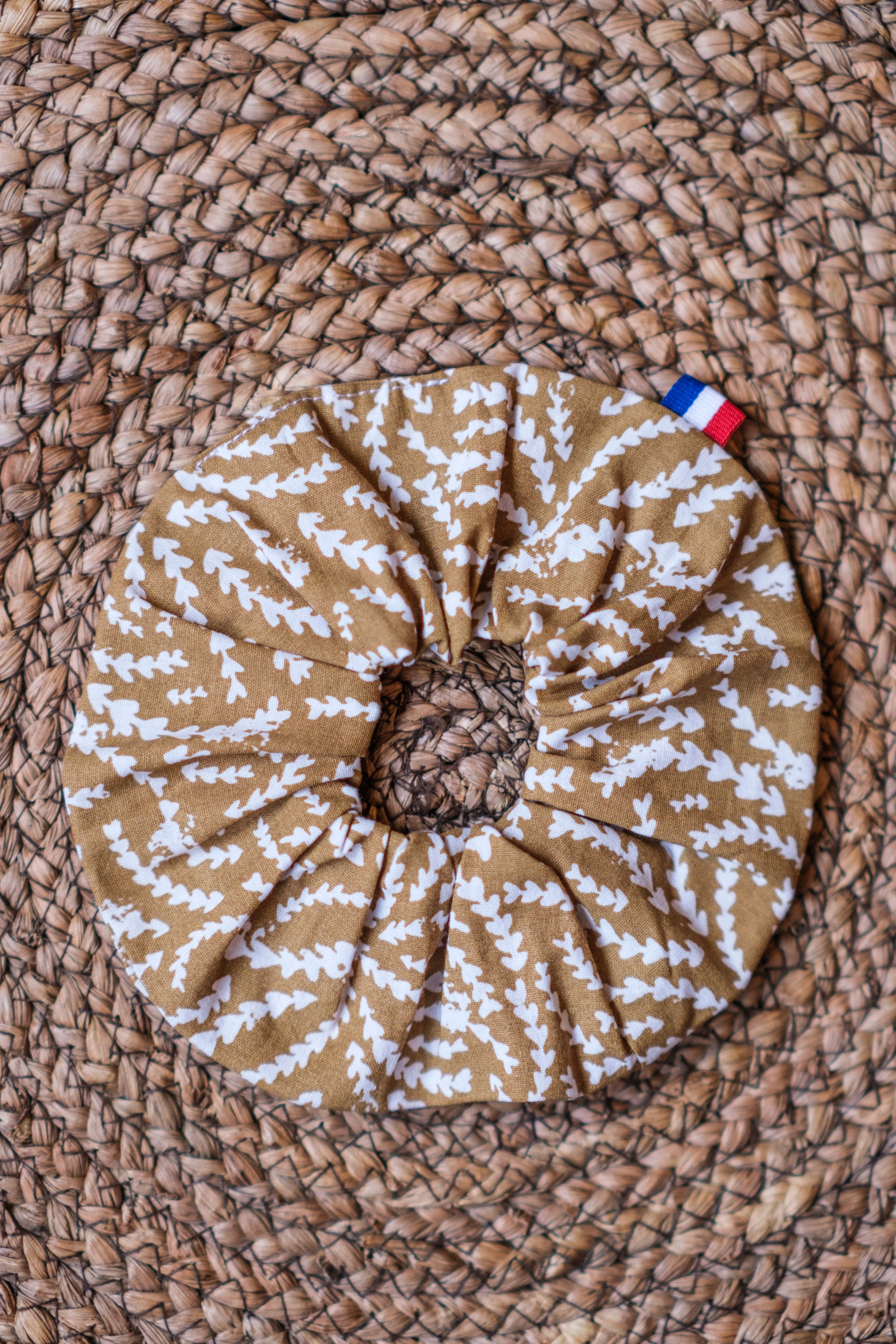 Chouchou beige et blanc