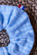 Chouchou au motif vichy bleu clair