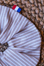 Chouchou au motif rayé beige et blanc