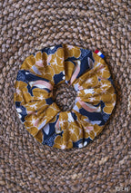 Chouchou au motif fleuri ocre et bleu marine