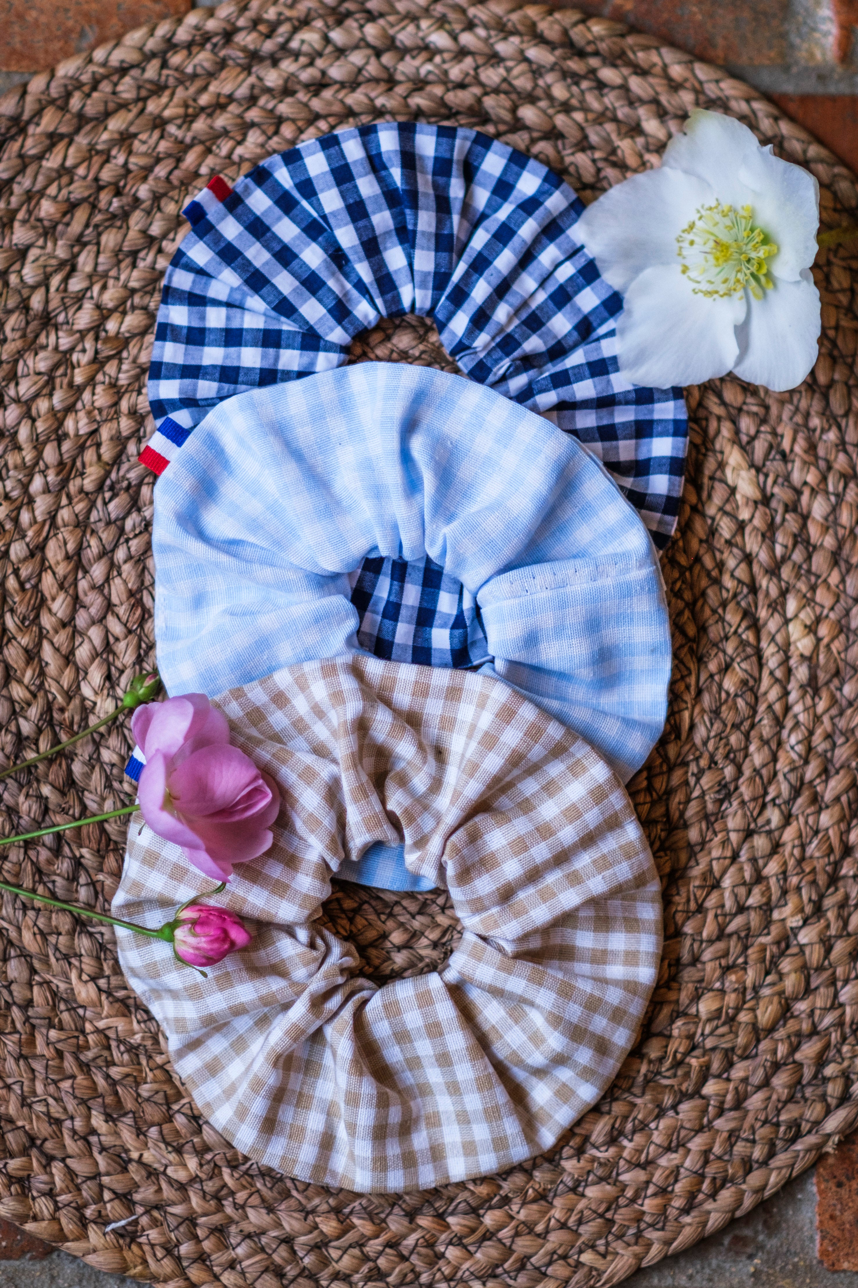 Chouchou au motif vichy bleu clair