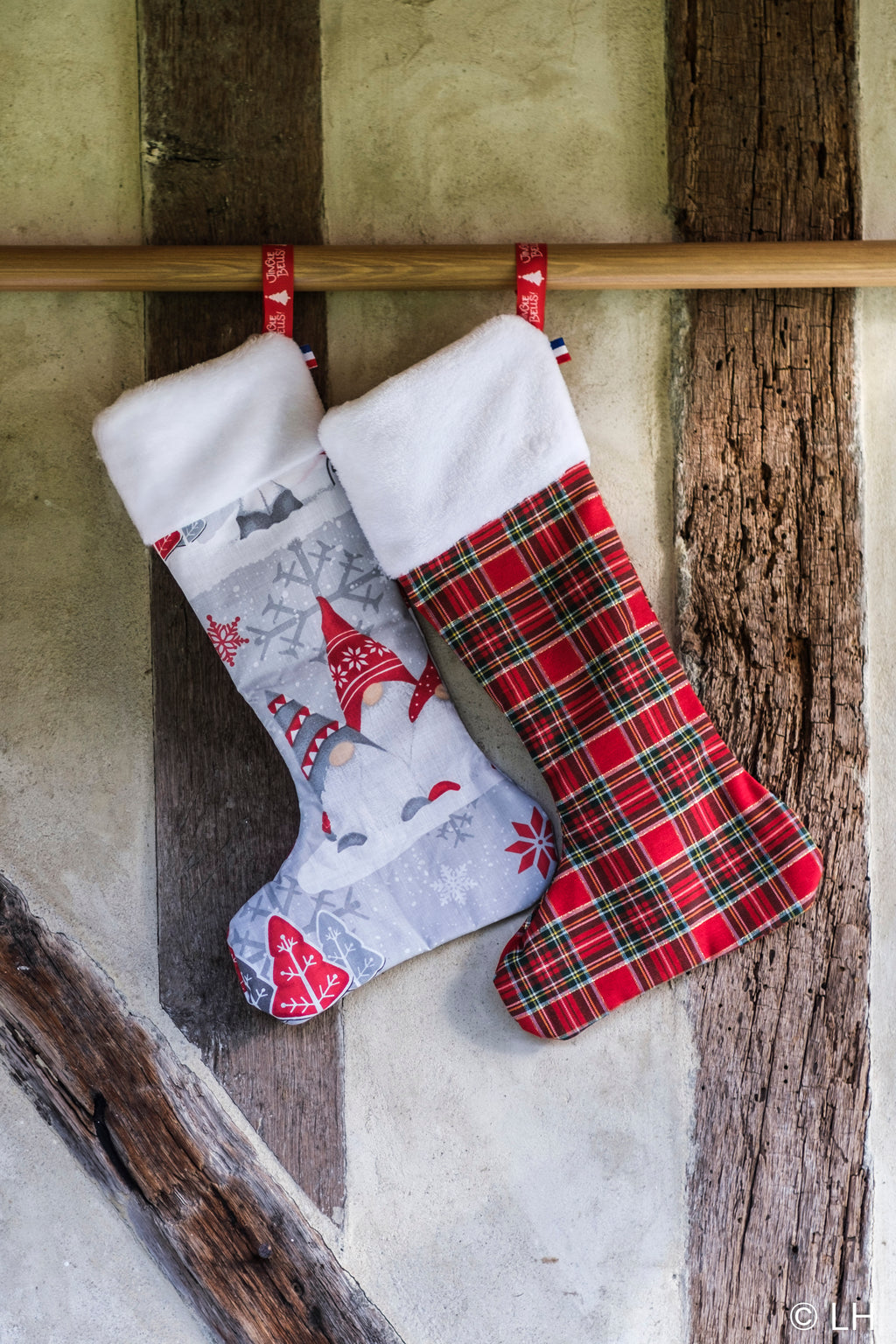 Botte de Noël grise aux motifs de grands lutins