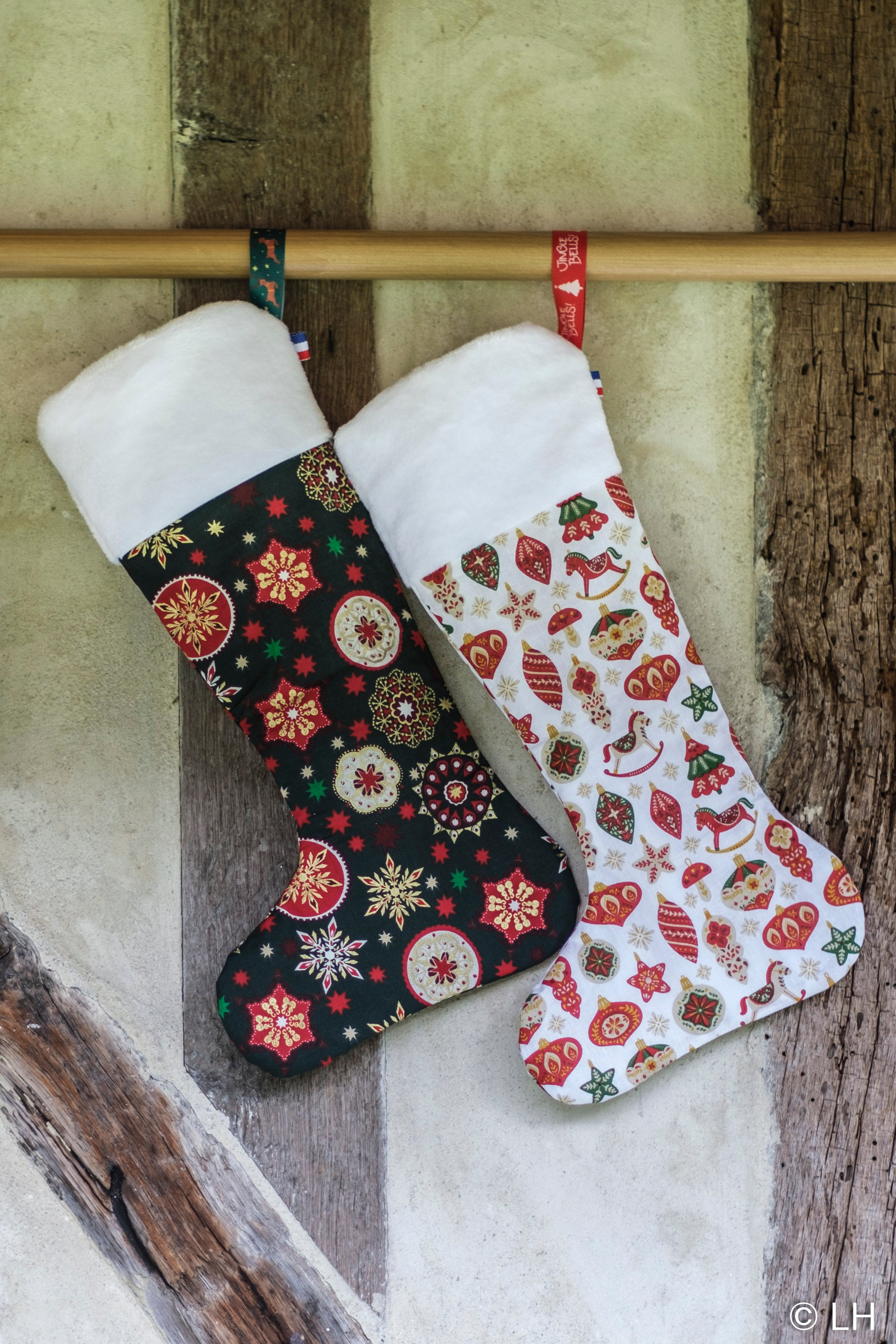 Botte de Noël vert foncé aux motifs étoiles de Noël
