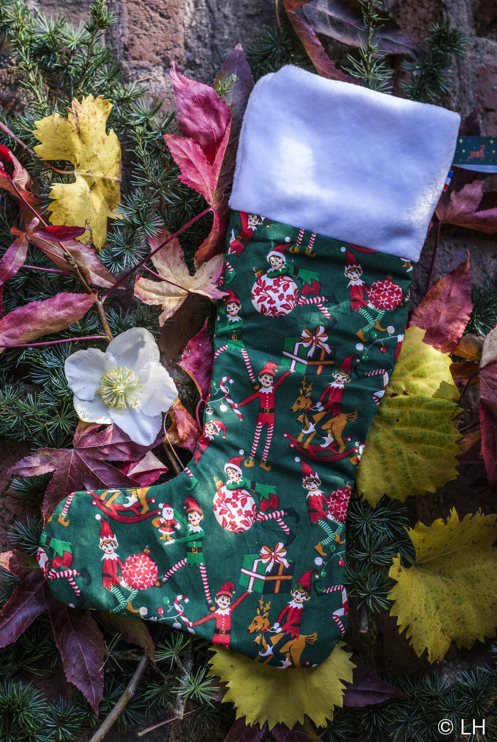 Botte de Noël vert foncé aux motifs petits lutins