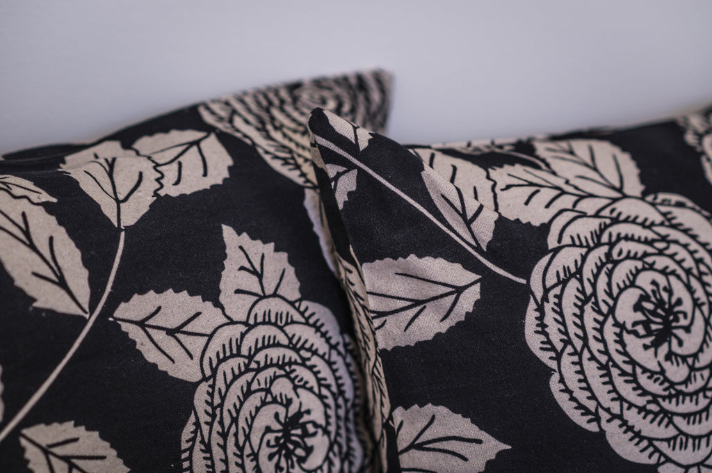 Coussin "Rosier ébène"