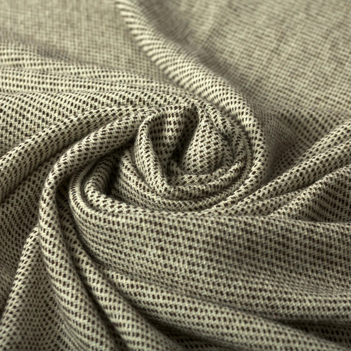 Plaid noir et blanc à franges en laine