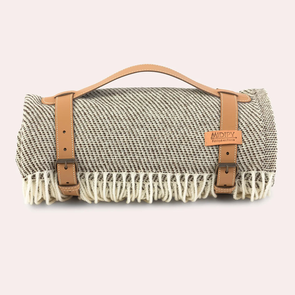 Plaid noir et blanc à franges en laine