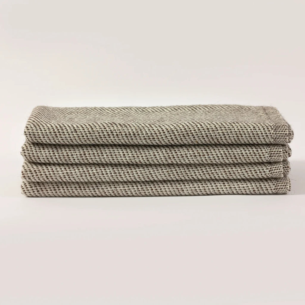 Plaid noir et blanc à franges en laine