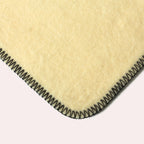 Plaid Blanc en laine vierge, finition Ebène