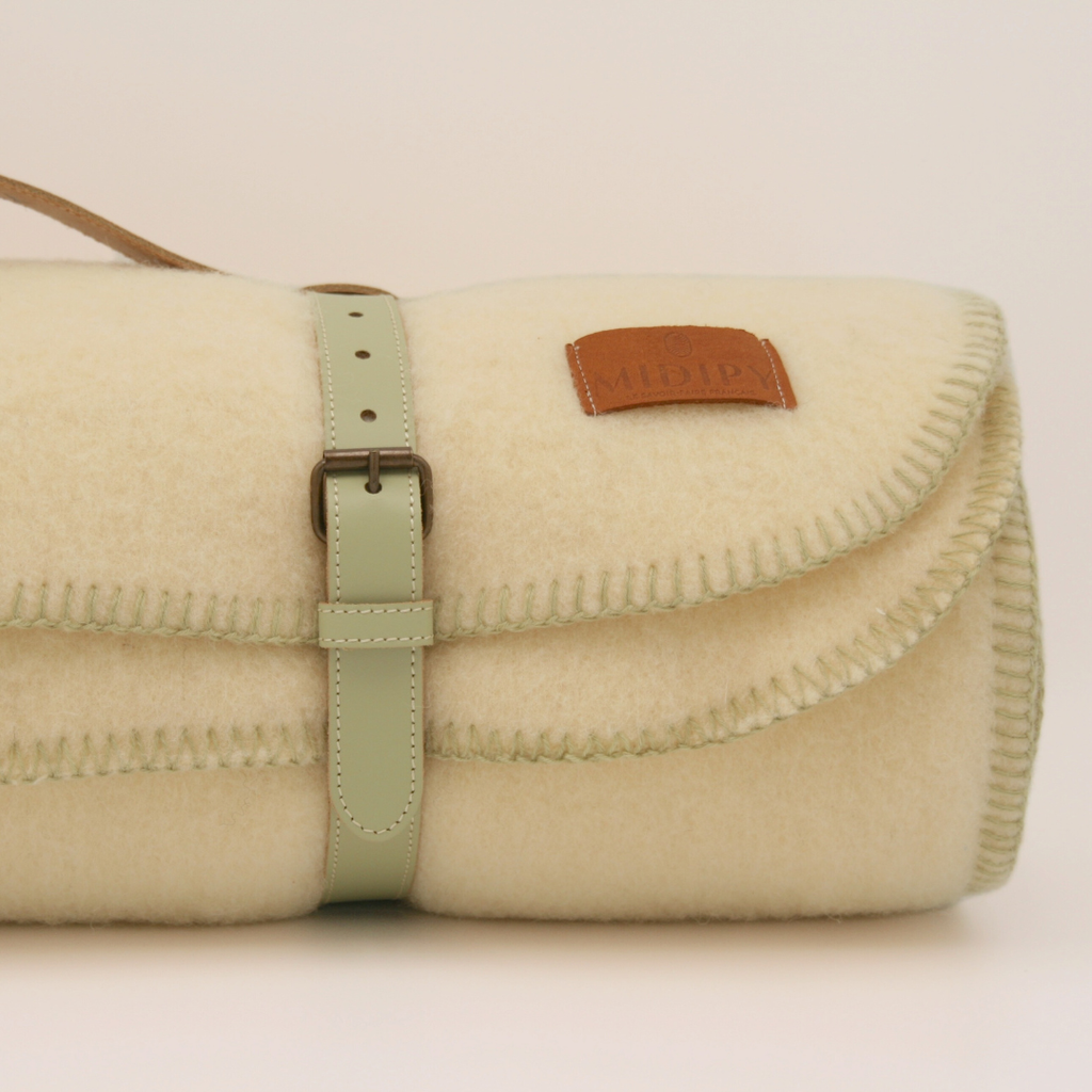 Plaid Blanc en laine vierge, finition Vert Lichen