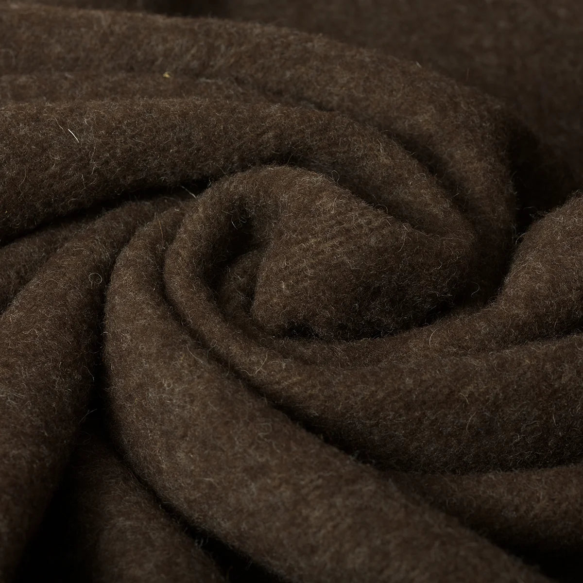 Plaid Chocolat en laine vierge, finition Tangerine