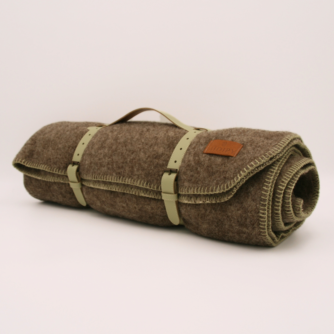 Plaid Gris chiné en laine vierge, finition Vert Lichen