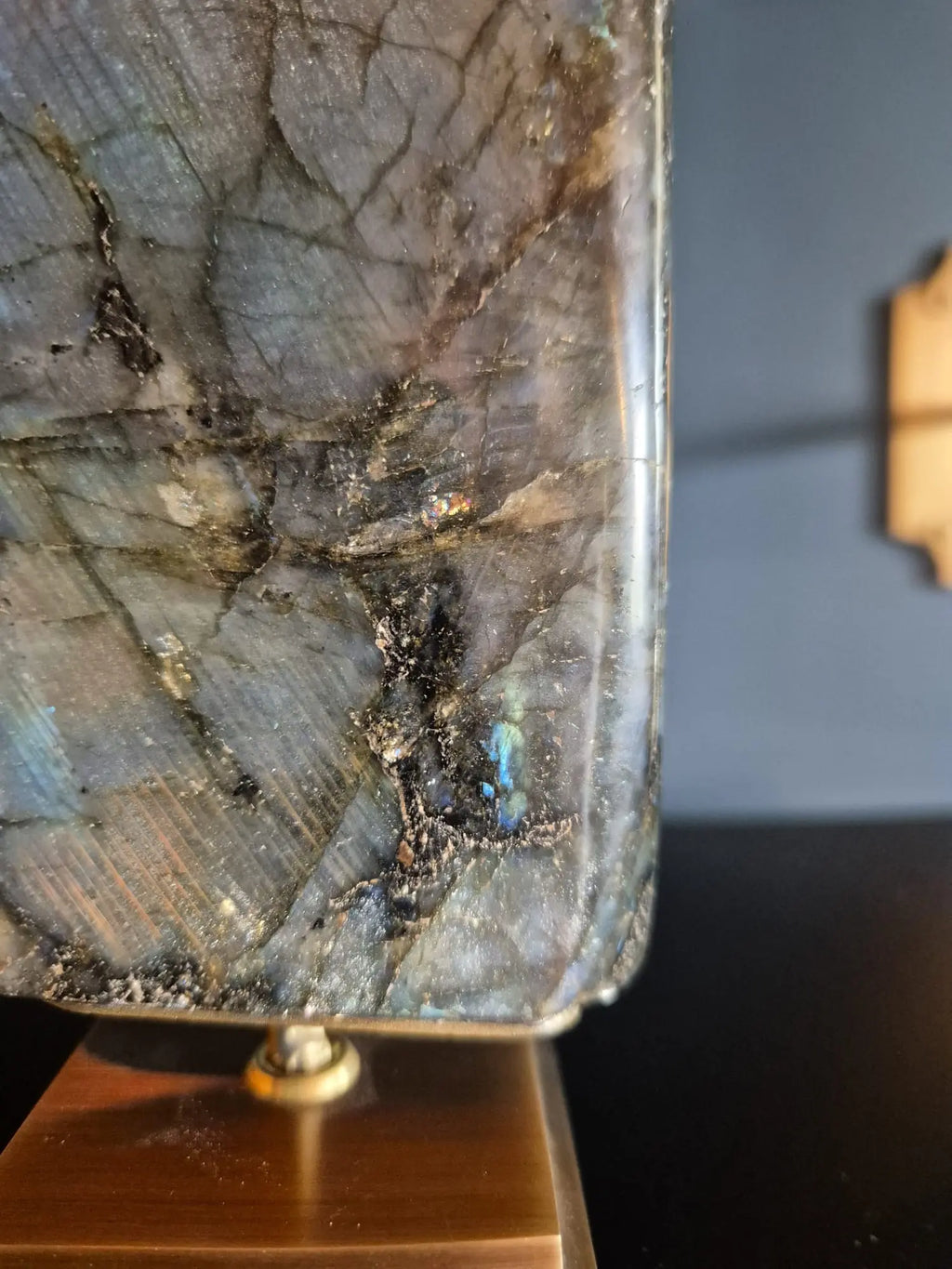 Labradorite de 1,2kg de Madagascar Little Harmonie